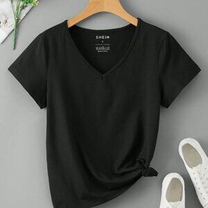Simple and Stylish V - neck Short - sleeve T - shirt: Exuding Elegant Charm